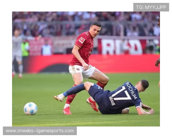 德甲俱乐部联合当地学校开展足球普及教育活动